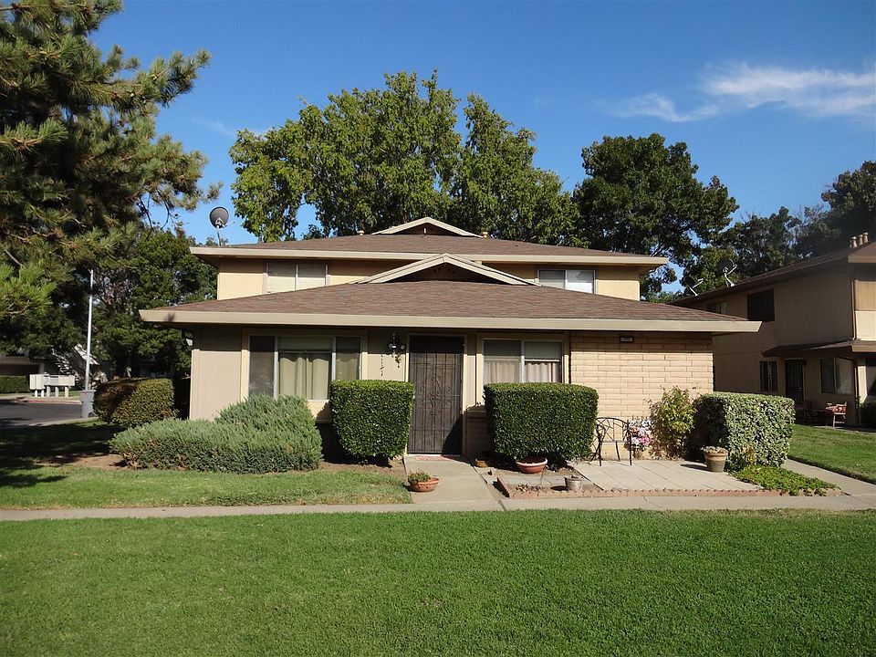 1st image of 1960 Duxburry Ln APT 1