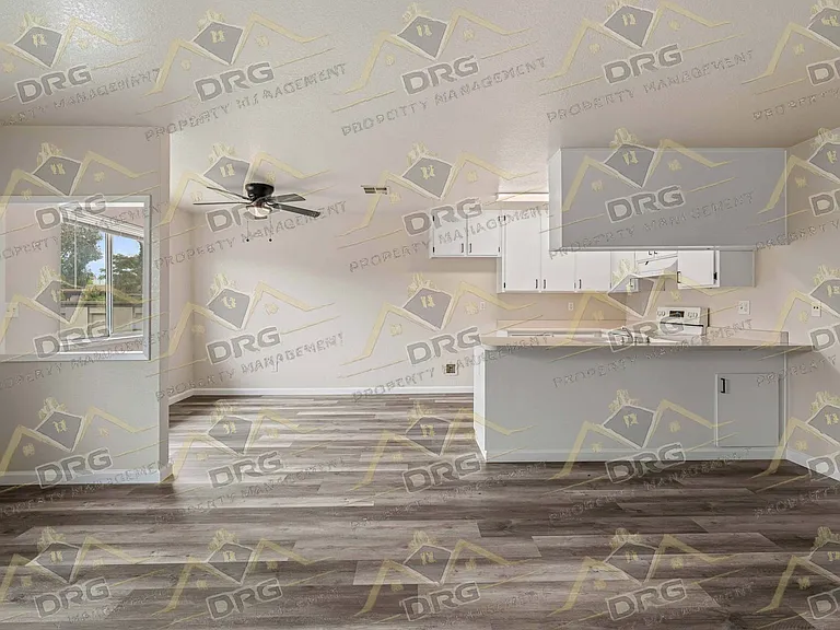 1229 W Roseburg Ave — Photo 7