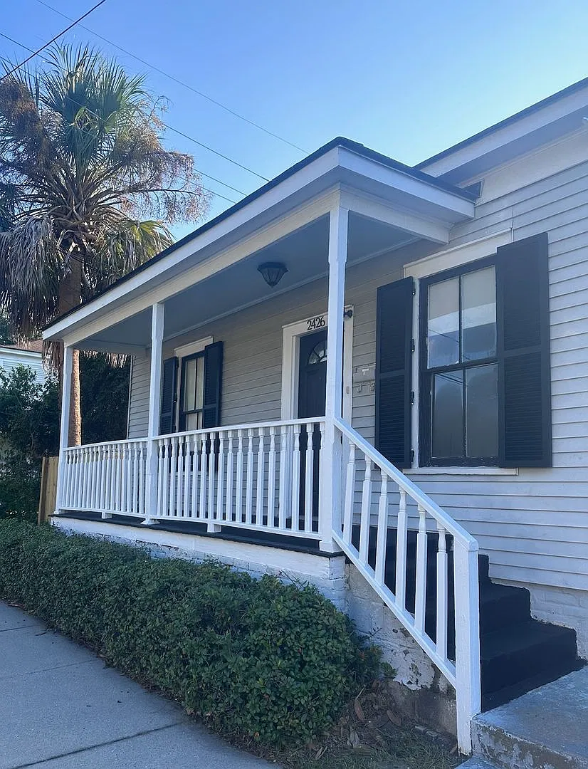 Recently renovated cottage — Photo 1