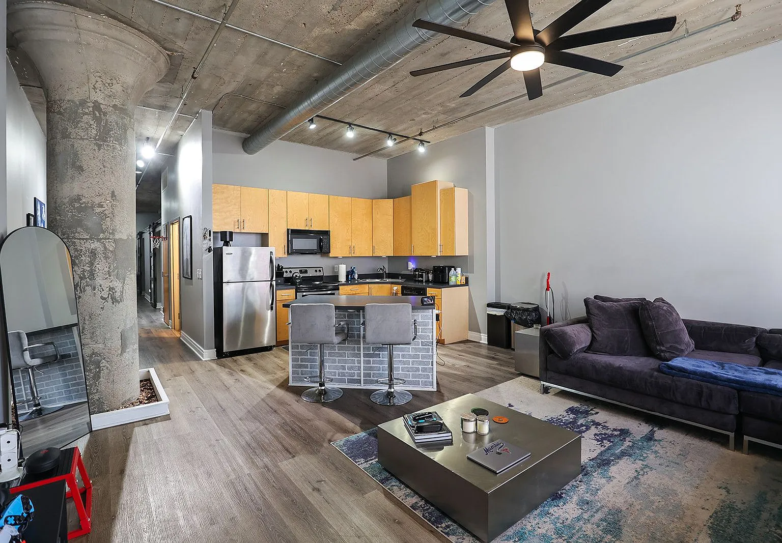 2 bed, 1.0 bath, 1191 sqft, $1,550 — Photo 3