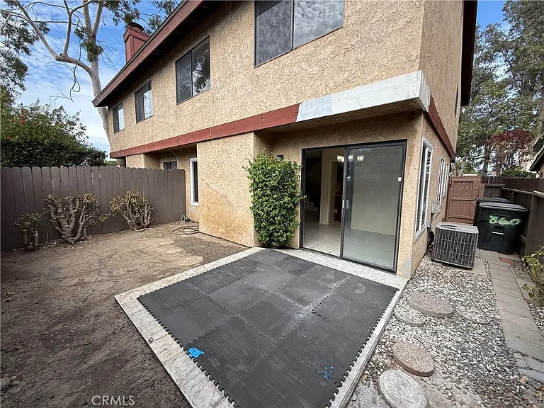 860 N Glassell St — Photo 18