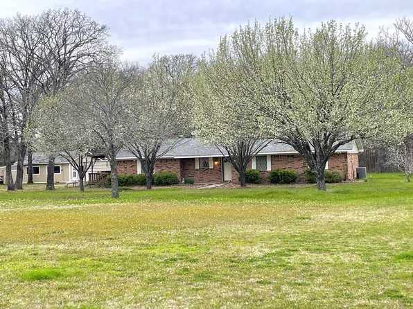1452 Deer Ln, Quinlan, TX 75474