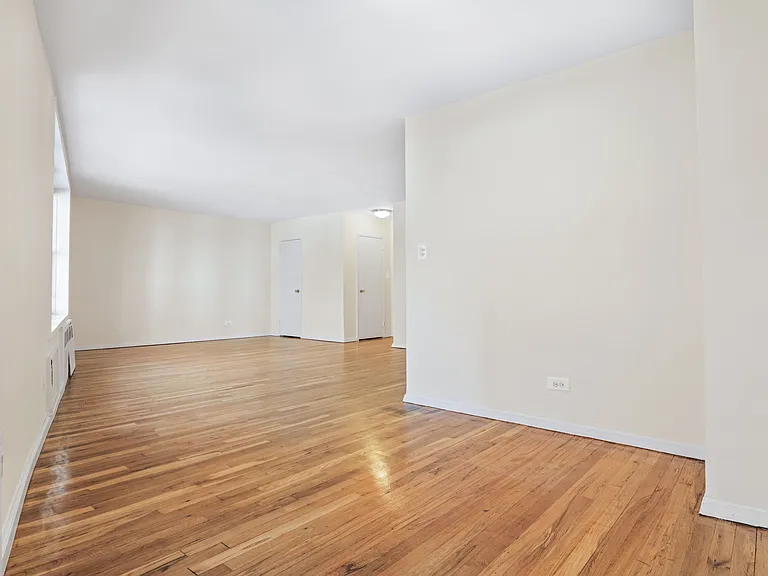 165 Christopher St #2QQ — Photo 9
