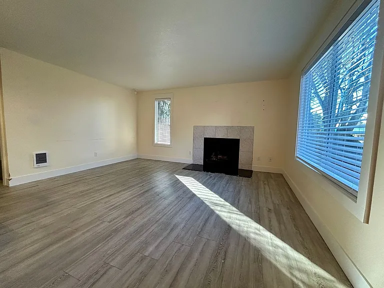 7306 NE 16th Ave — Photo 19
