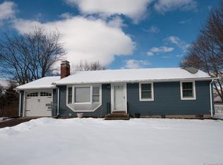 18 Farmstead Dr, South Windsor, CT 06074