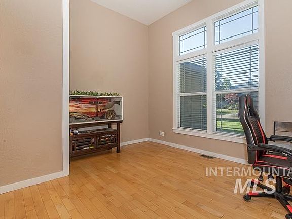 5th image of 280 E Sunrise Rim Rd