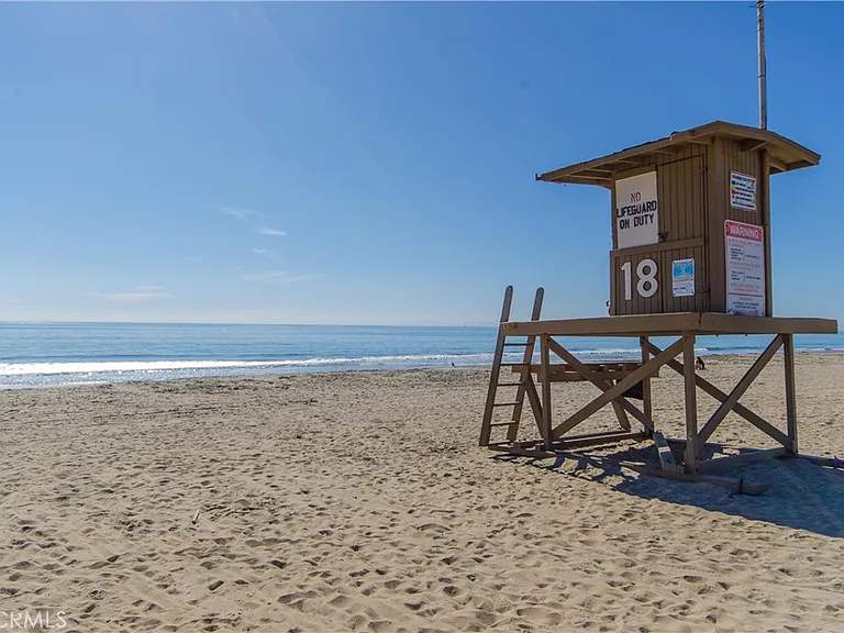 1720 W Oceanfront #B — Photo 17
