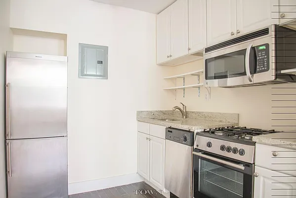 Rented by Town Residential | media 33