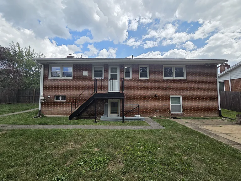 7020 Quander Rd — Photo 31