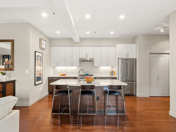 725 Harrison Ave Unit E202, Boston, MA 02118