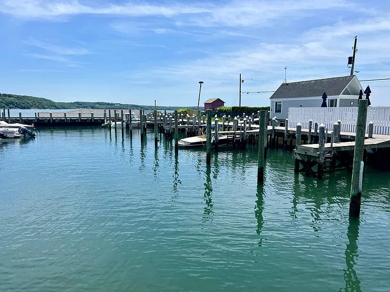 8 Oyster Point — Photo 14