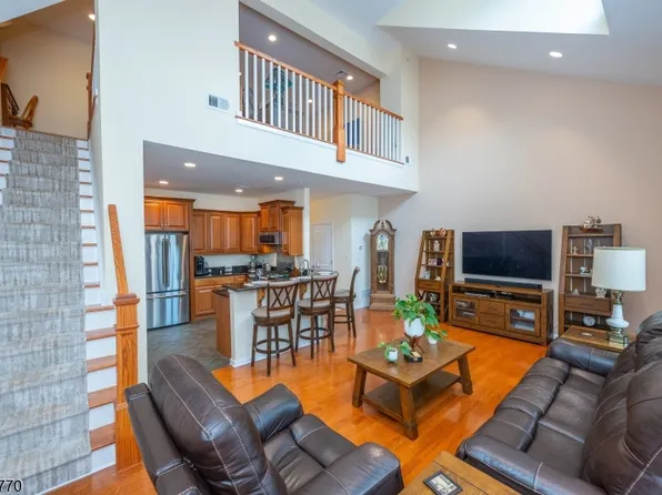 814 River Pl, Butler Boro, NJ 07405