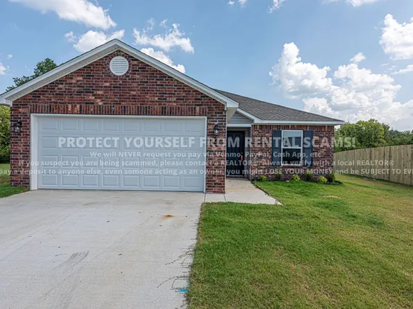 1151 E Sparrow Cir, Fayetteville, AR 72701