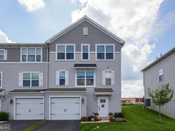 5 Southside Dr, Willow Street, PA 17584