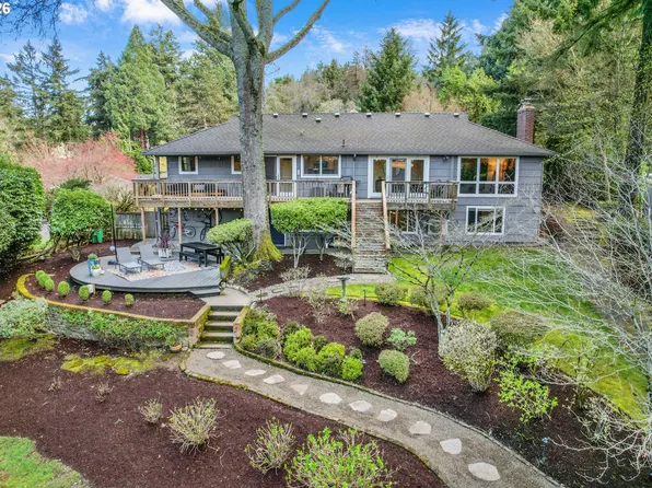 2400 SW Richardson St, Portland, OR 97239