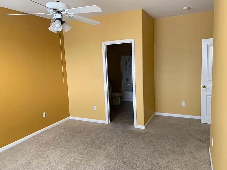 1360 Shady Ln #2 — Photo 5