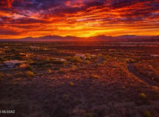770 E Canyon Rock Rd, Green Valley, AZ 85614