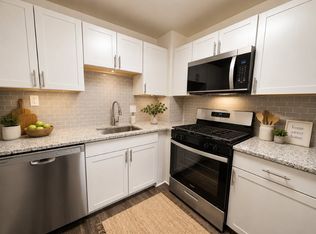 Willow Run at Mark Center Apartment Homes, Alexandria, VA 22304