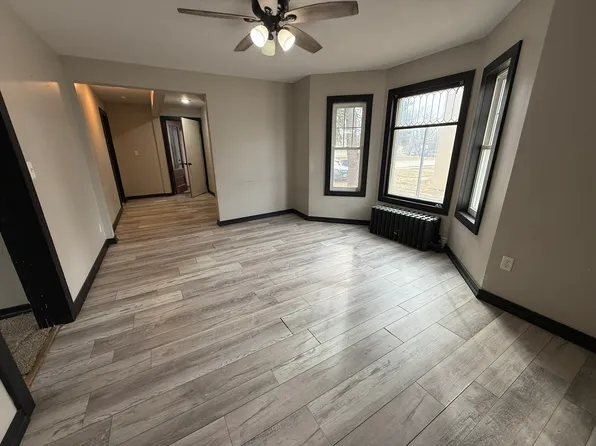 417 4th St NE, Watertown, SD