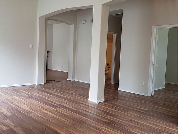 4th image of 3432 Fashion St