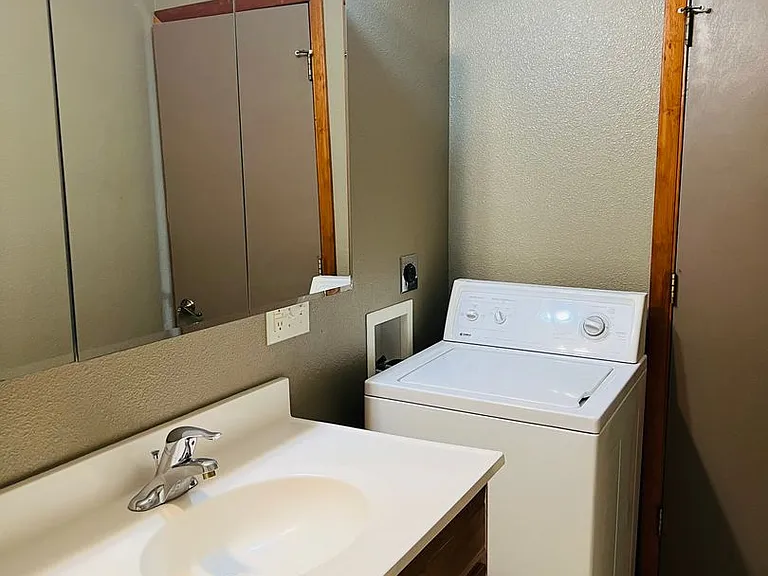 5408 Helen Ct — Photo 4
