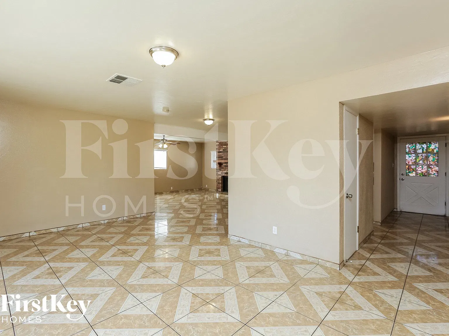 3 bed, 2.0 bath, 1605 sqft, $1,985 — Photo 3