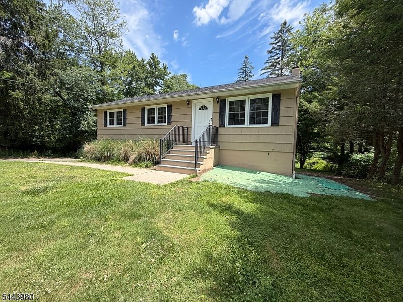 1st image of 40 Ridge Rd