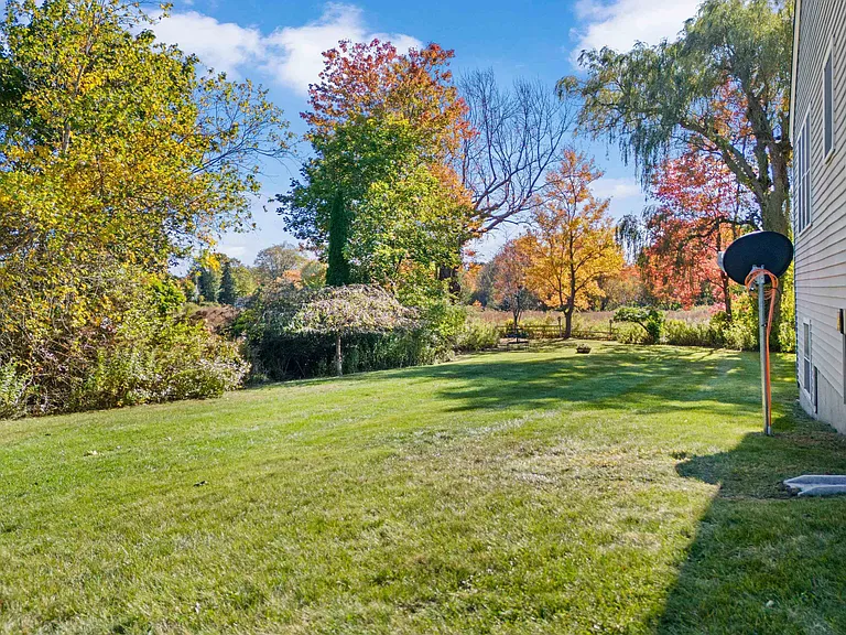 22 Maple Rd — Photo 14