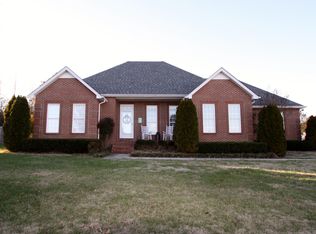 208 Hunters Ridge Dr, Tullahoma, TN 37388