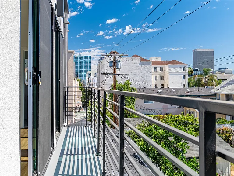 926 S Harvard Blvd — Photo 12