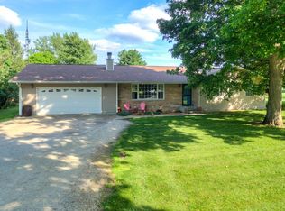 37335 Comanche Dr, Saybrook, IL 61770