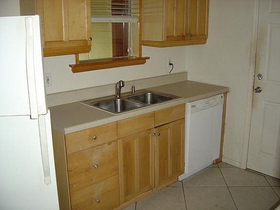 Kitchen, Refrigerator, Dishwasher, Sink