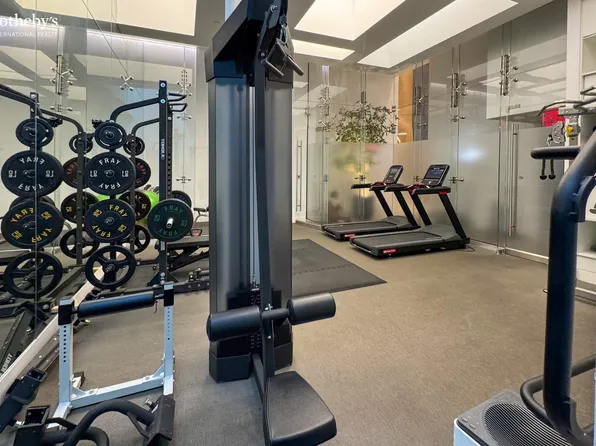 100 Norfolk Street image 16 of 27