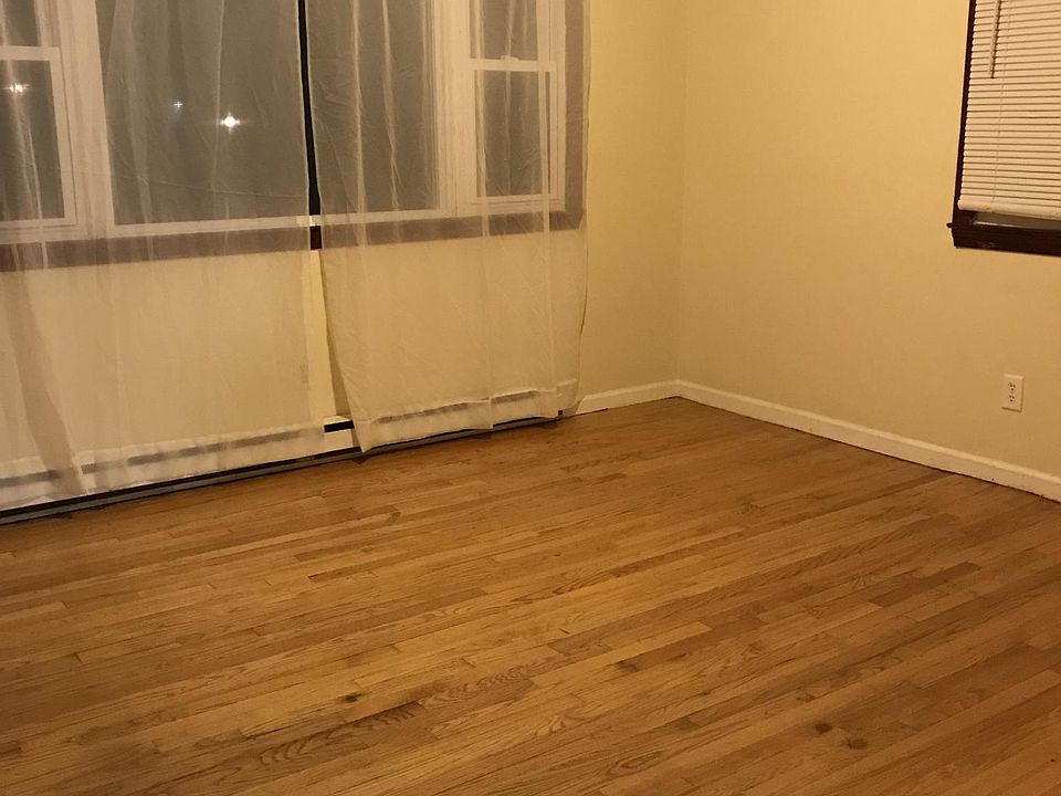 2nd image of 96 Wallace St