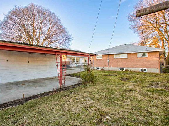 5th image of 914 E Lacrosse Ave
