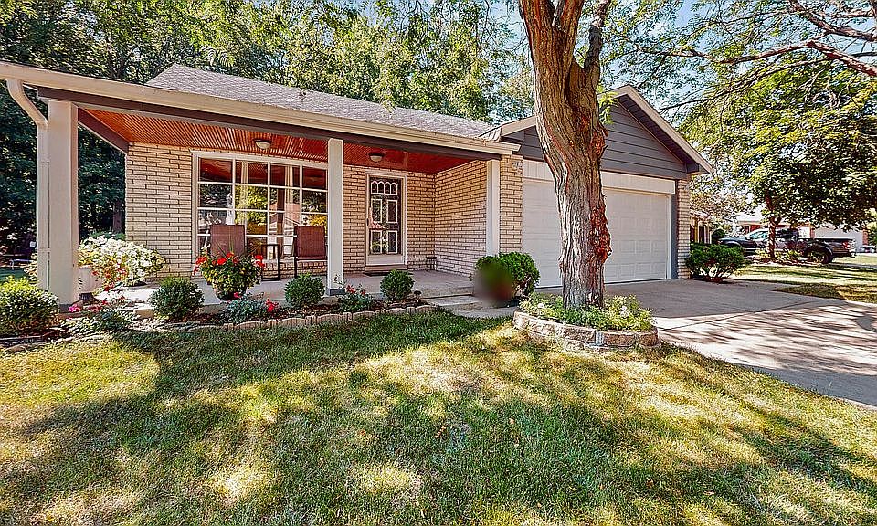 1st image of 43744 Belleauwood Ct
