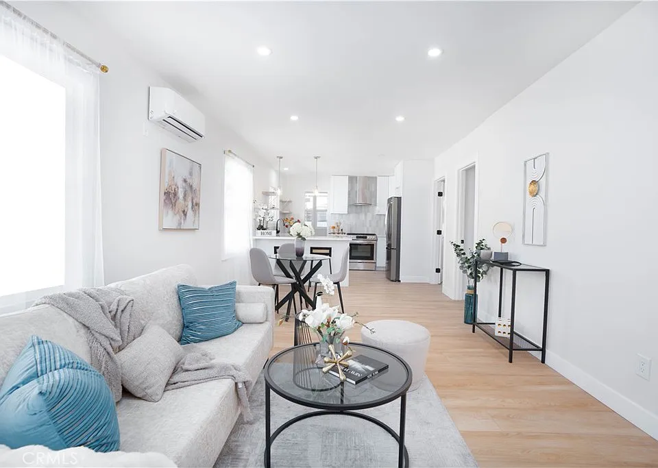 2267 Las Flores Dr