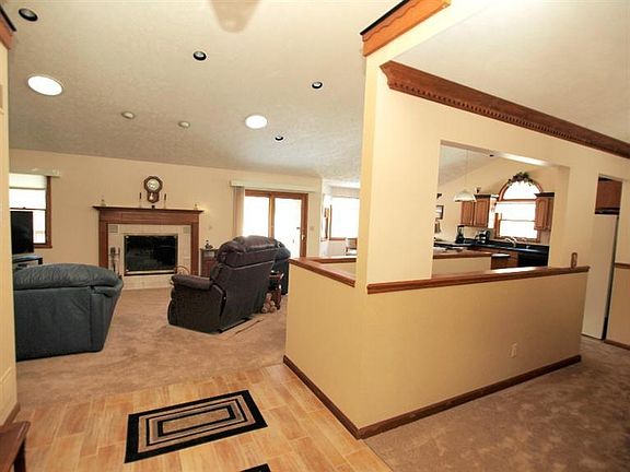 2nd image of 5712 Squirrelsnest Ln