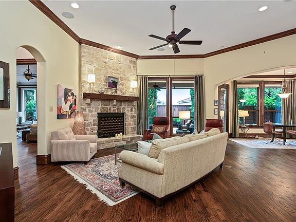 4th image of 4605 Blackshear Trl