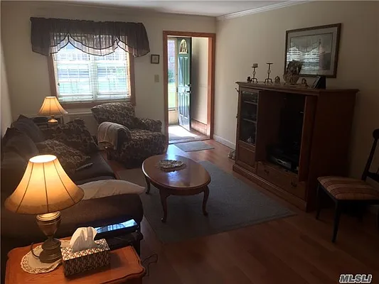 Sold by Prime Realty | media 4