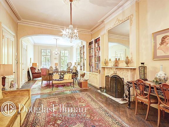 3rd image of 79 Leroy St