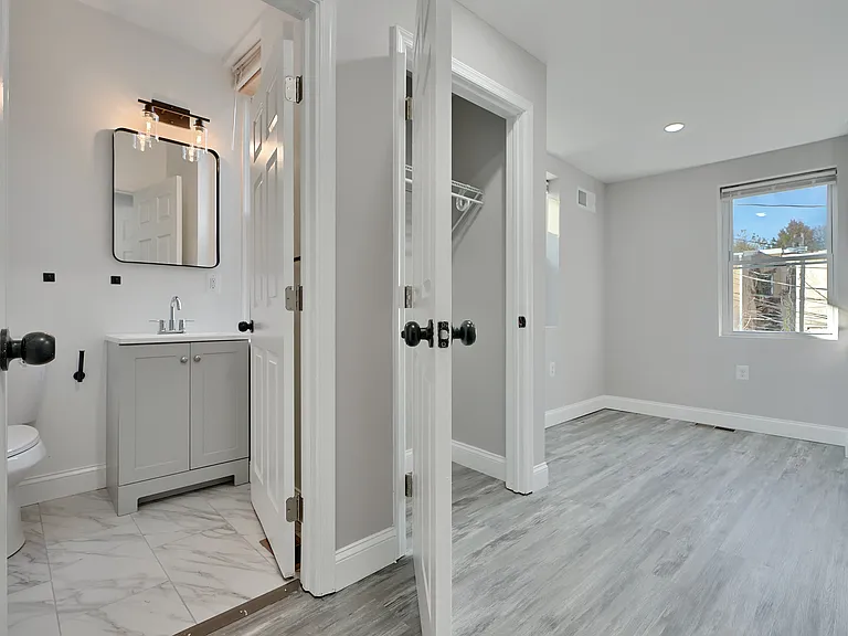 412 E Federal St — Photo 22