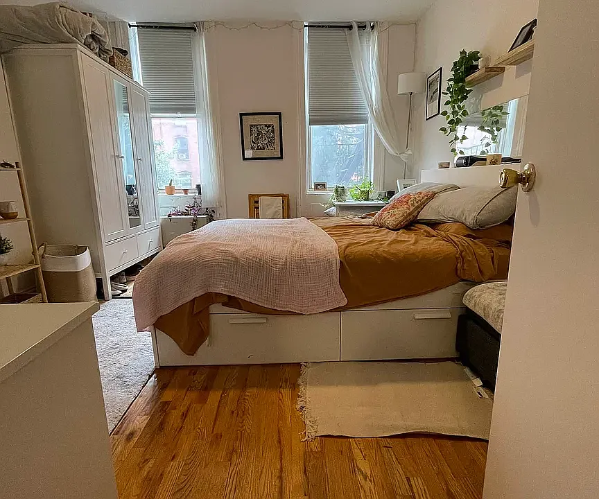 143 Montrose Ave #2R