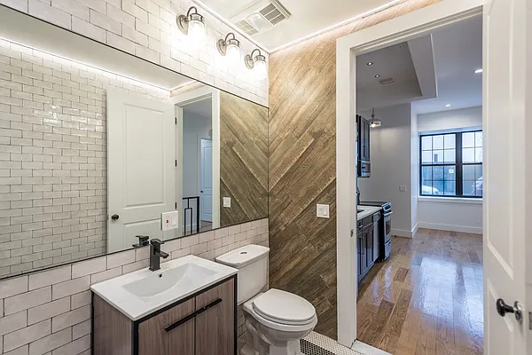 Rented by Nooklyn NYC LLC | media 21