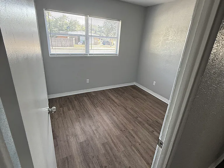 4012 Meadowbrook Ave — Photo 6