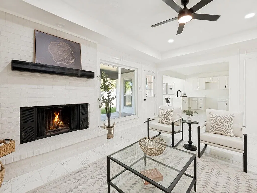 3 bed, 1929 sqft, $3,000 — Photo 1