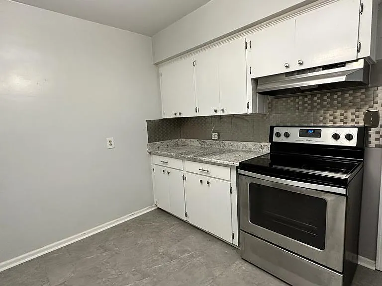 2766 N Barksdale Dr — Photo 6