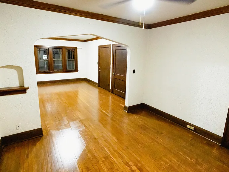 1930 Douglas St #4 — Photo 7