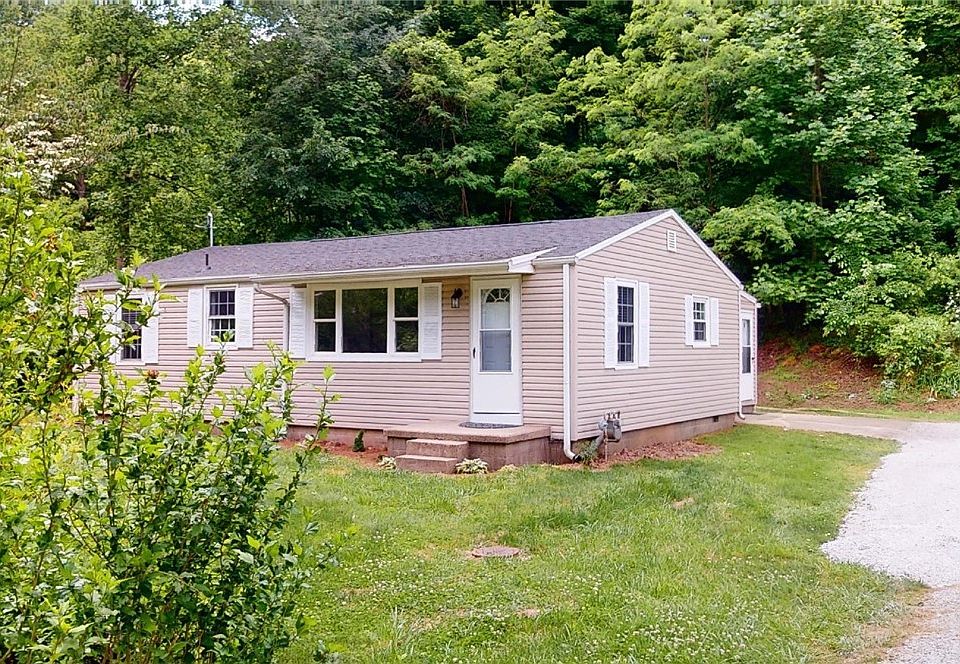1st image of 131 Clover Leaf Rd