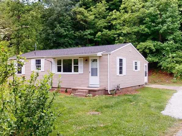 131 Clover Leaf Rd, North Parkersburg, WV 26104